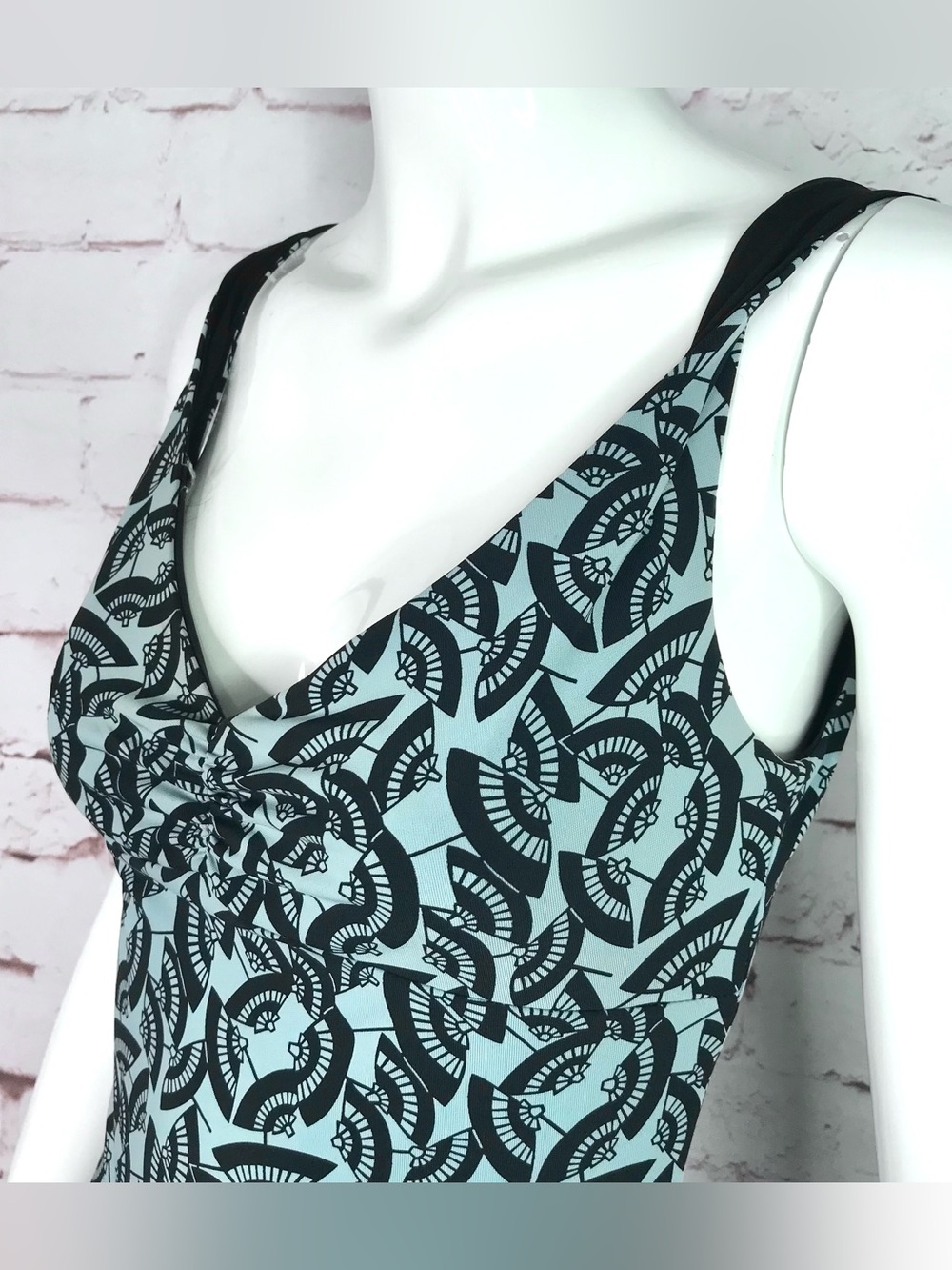 BCBGMaxazria XS Sleeveless Slip Dress Aqua Blue Black Geometric Fan Print V-Neck - Picture 8 of 15